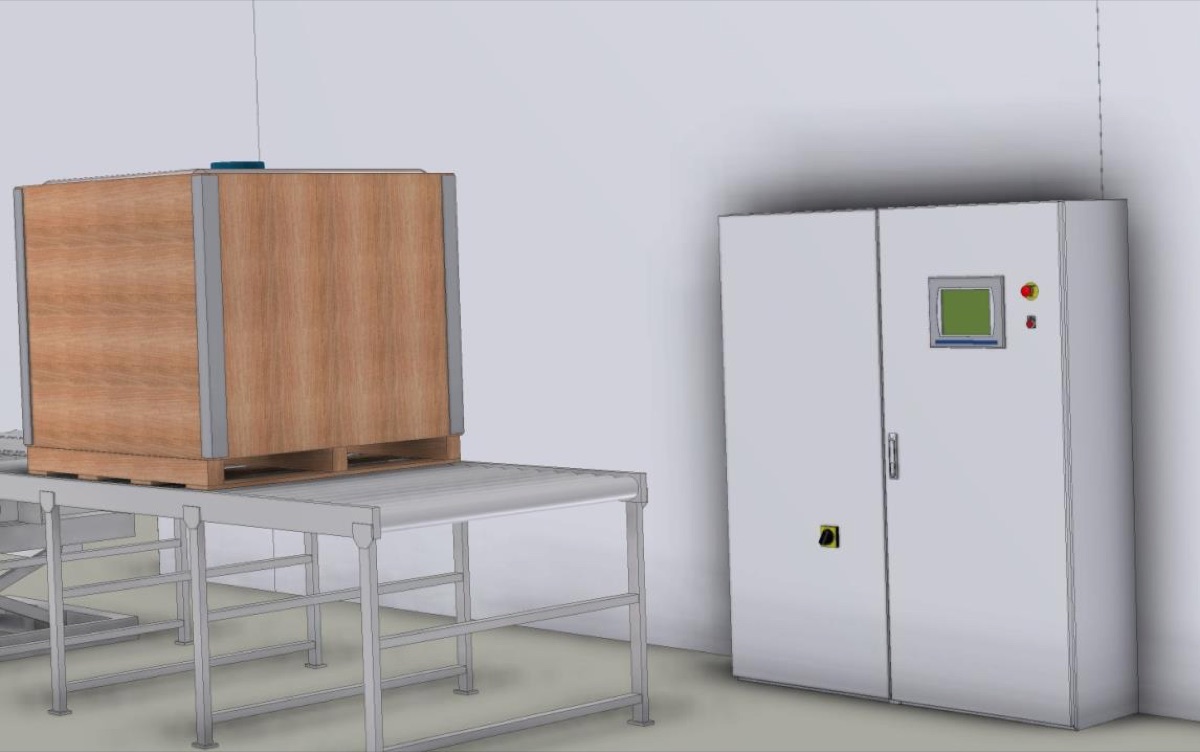 Cuadro de control de la máquina junto al transportador